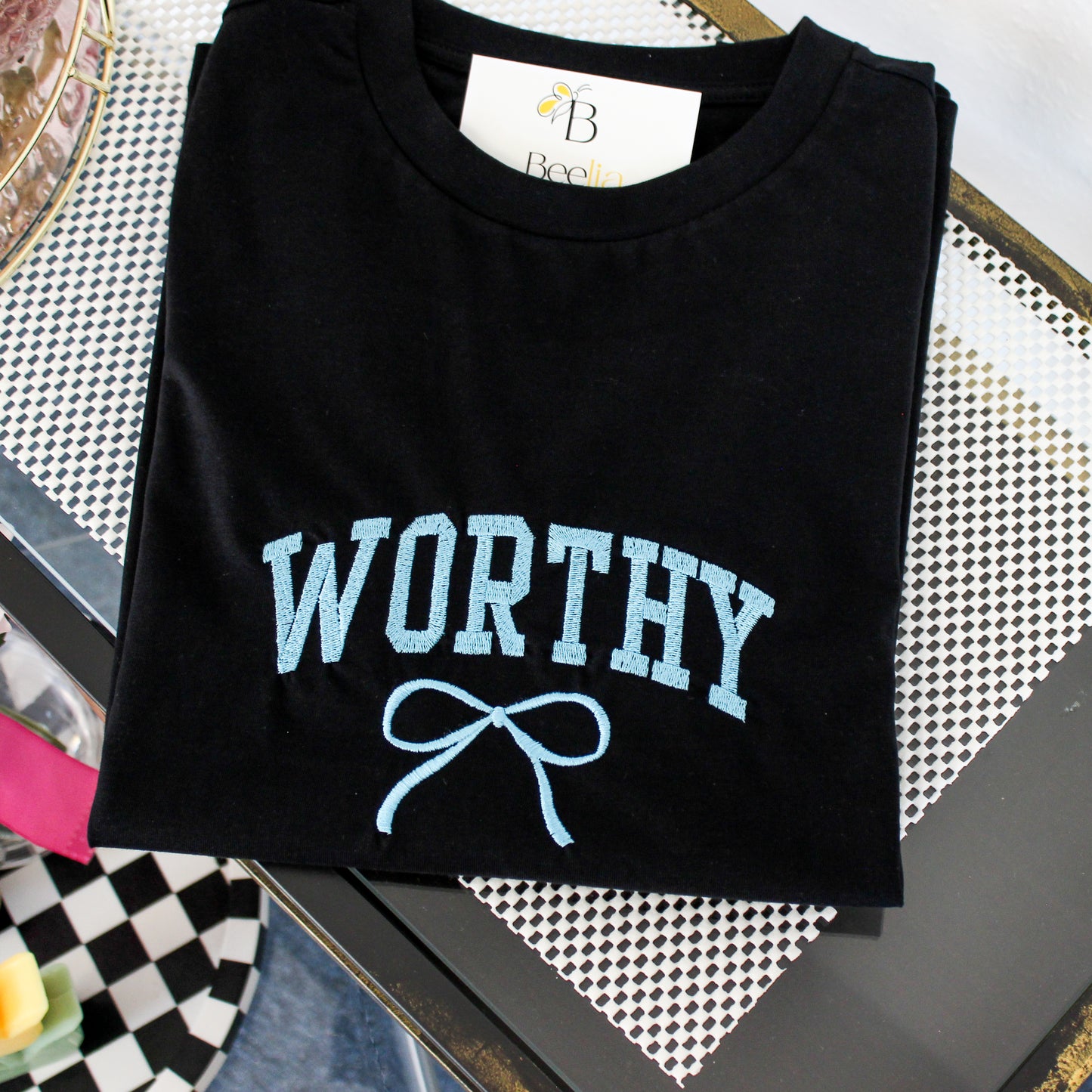 WORTHY WITH BOW T-SHIRT